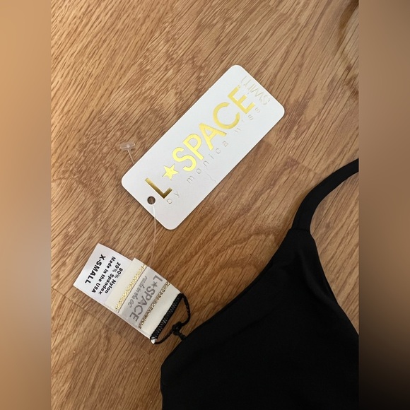 L Space Millie Strap Back Bikini Top Black (Size XS) - Picture 3 of 7